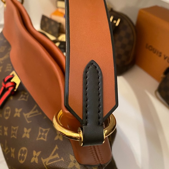 Louis Vuitton Tuileries Hobo - Picture 13 of 16